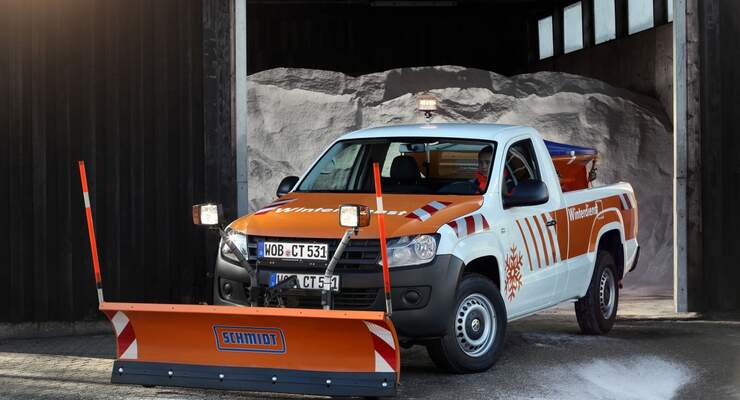 Der Amarok bietet mit einer Durchladebreite von 1,22 Metern genug Platz für kompakte Streugutbehälter.