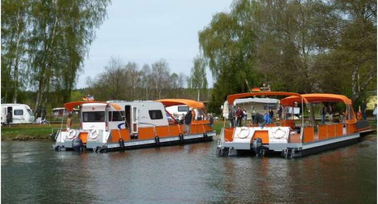Endlich war es soweit: am 28. April 2012 wurden die ersten zwei an der Müritz stationierten Seecamper in Dienst gestellt.