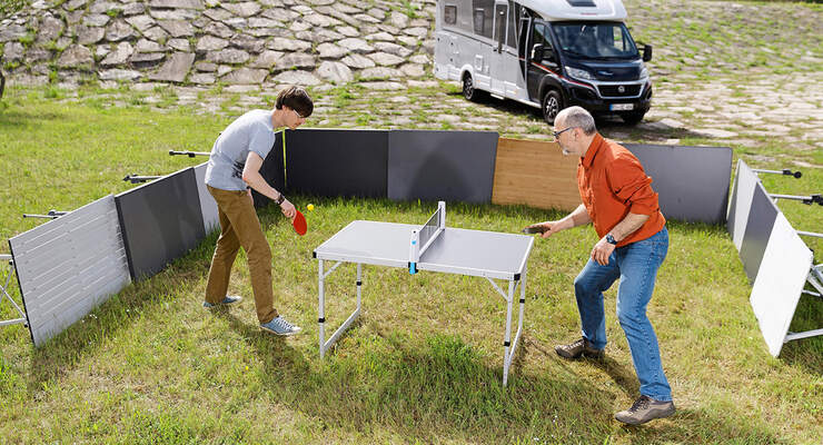 Zeit für einen VERGLEICH AKTUELLER CAMPINGTISCHE.